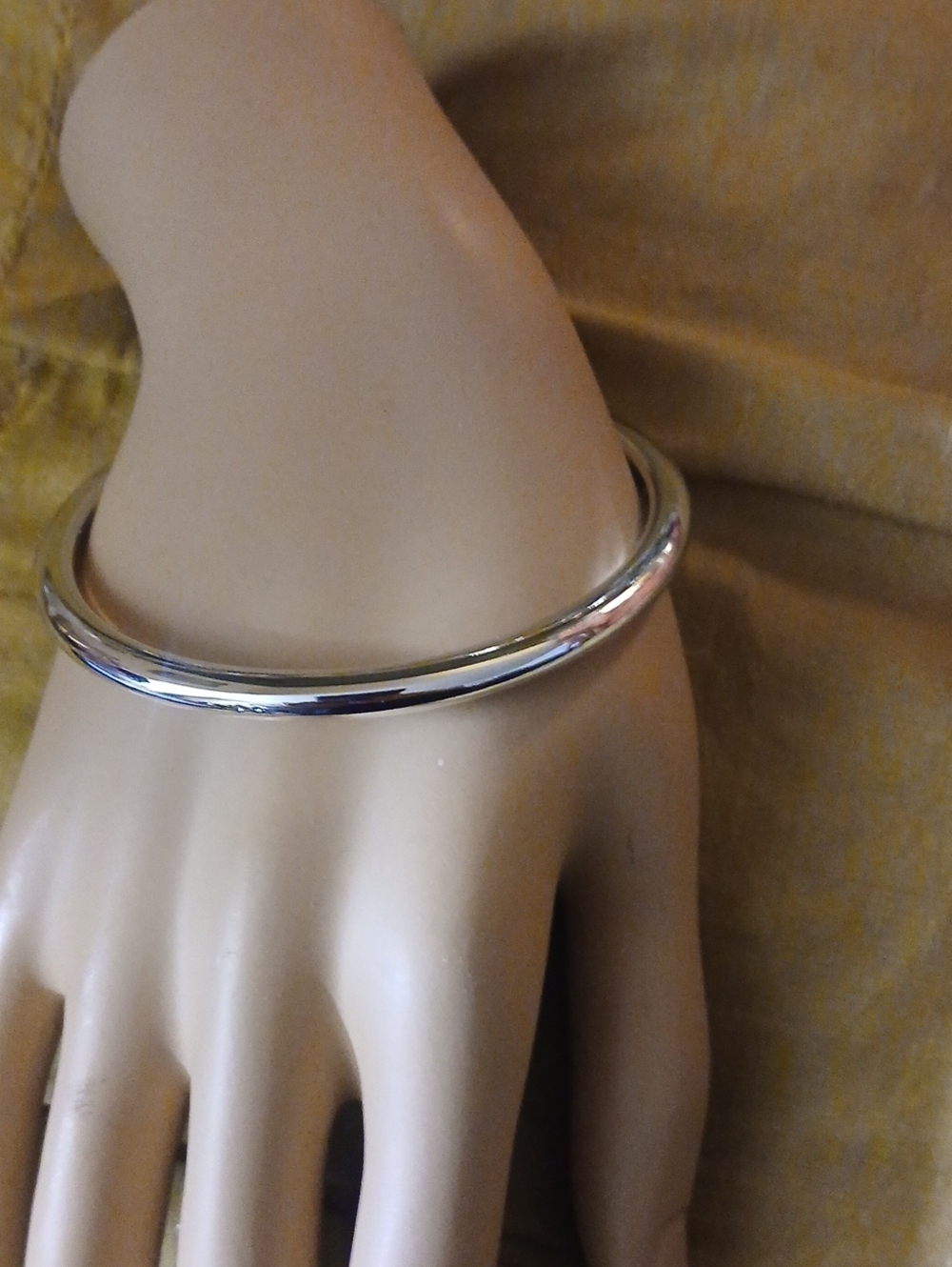 Classic Silver Bangle Bracelet - Sleek Minimalist Women's Jewelry